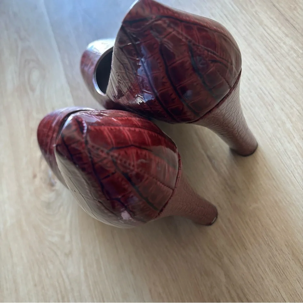 The Limited red patterned pumps - Picture 3 of 4